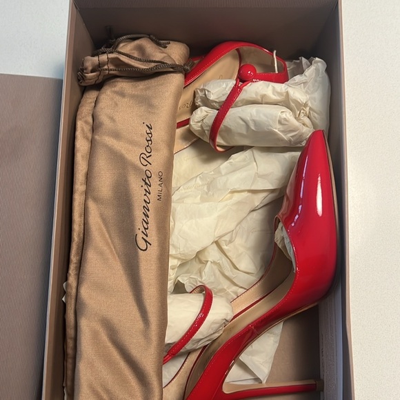 NWT Gianvito Rossi Vivian Patent-leather Pumps - Red - Picture 11 of 13